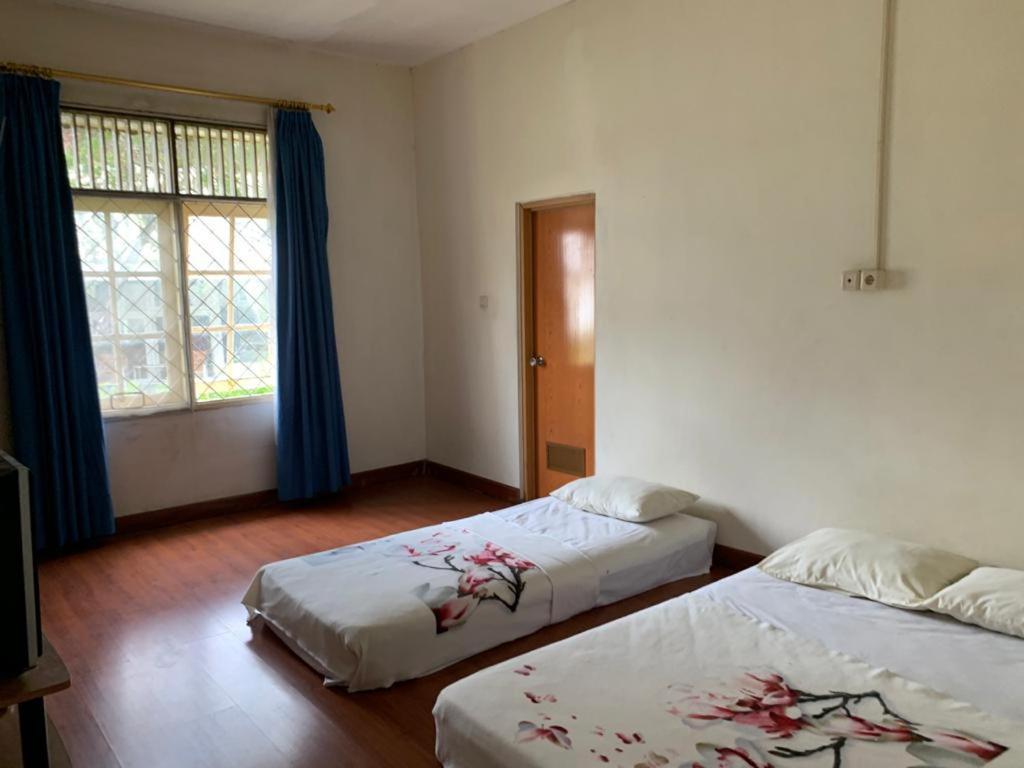 Arimbi Cibulan Suites Чисаруа Экстерьер фото