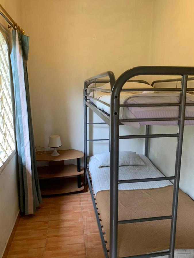 Arimbi Cibulan Suites Чисаруа Экстерьер фото